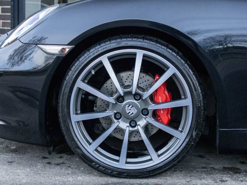 Porsche Cayman   Registered:2015(15)