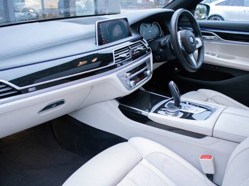 BMW 7 Series   Registered:2018(68)