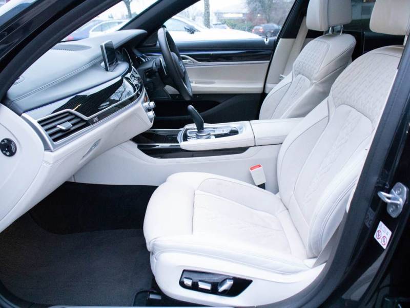 BMW 7 Series   Registered:2018(68)