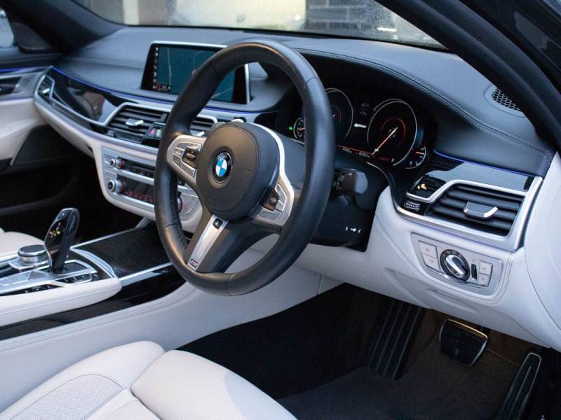 BMW 7 Series   Registered:2018(68)