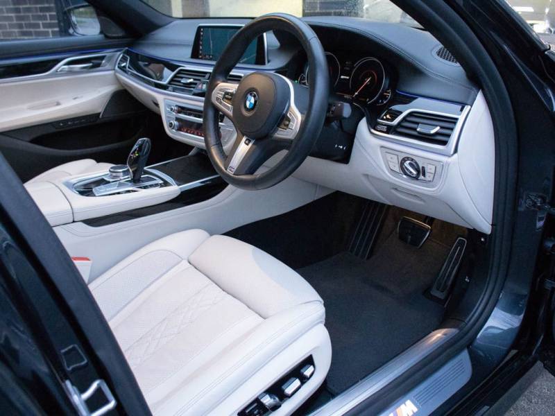 BMW 7 Series   Registered:2018(68)