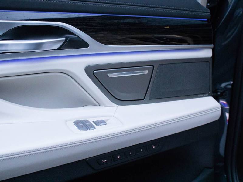 BMW 7 Series   Registered:2018(68)