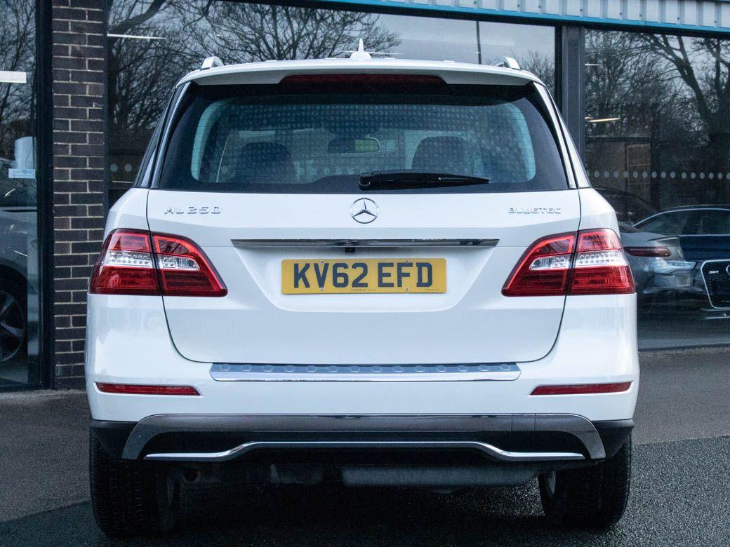 Mercedes-Benz M Class 2.1 ML250 CDi BlueTEC Special Edition Auto Estate Diesel Diamond White Metallic