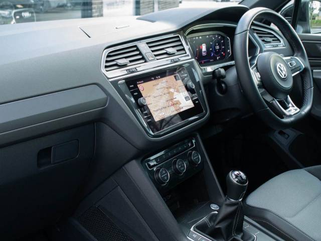 2020 Volkswagen Tiguan 2.0 TDi R-Line Tech Manual 6 Speed 150ps