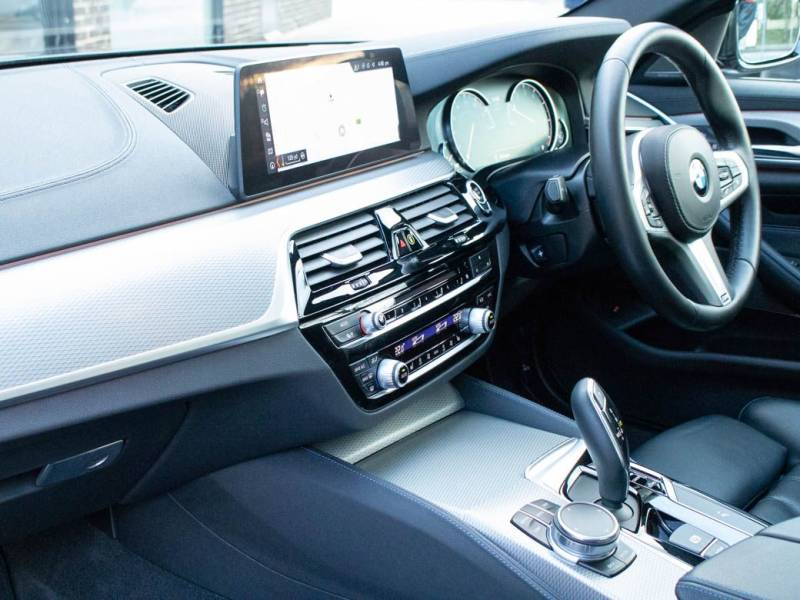 BMW 5 Series   Registered:2018(18)