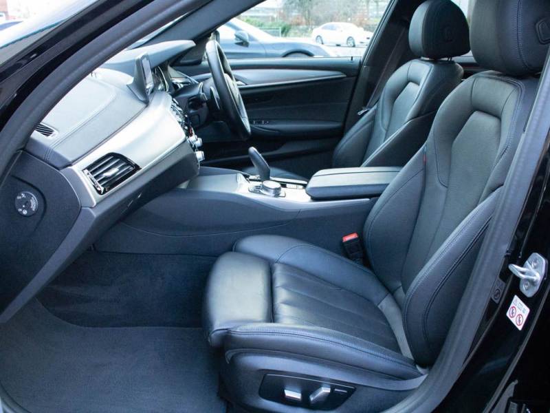 BMW 5 Series   Registered:2018(18)