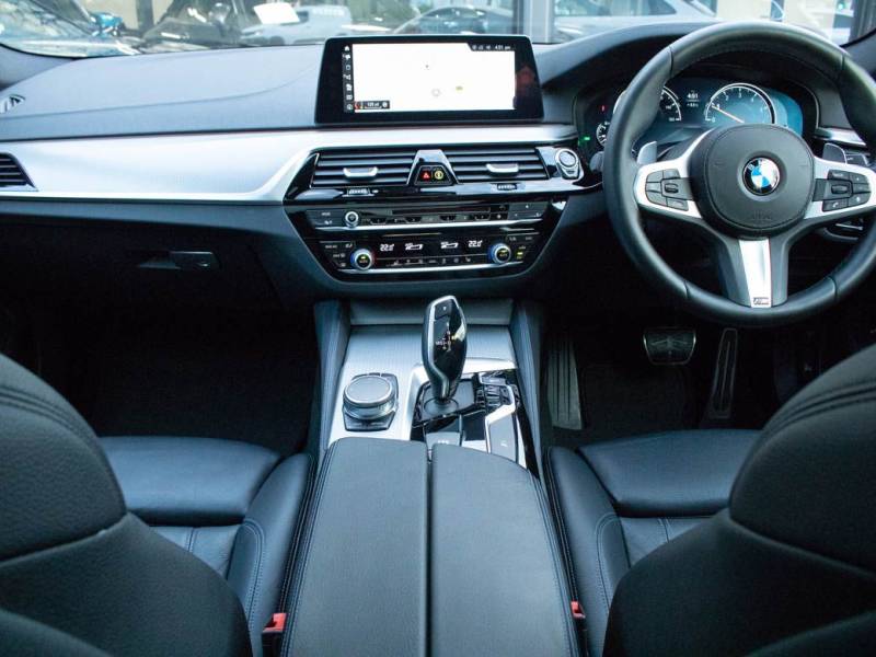 BMW 5 Series   Registered:2018(18)