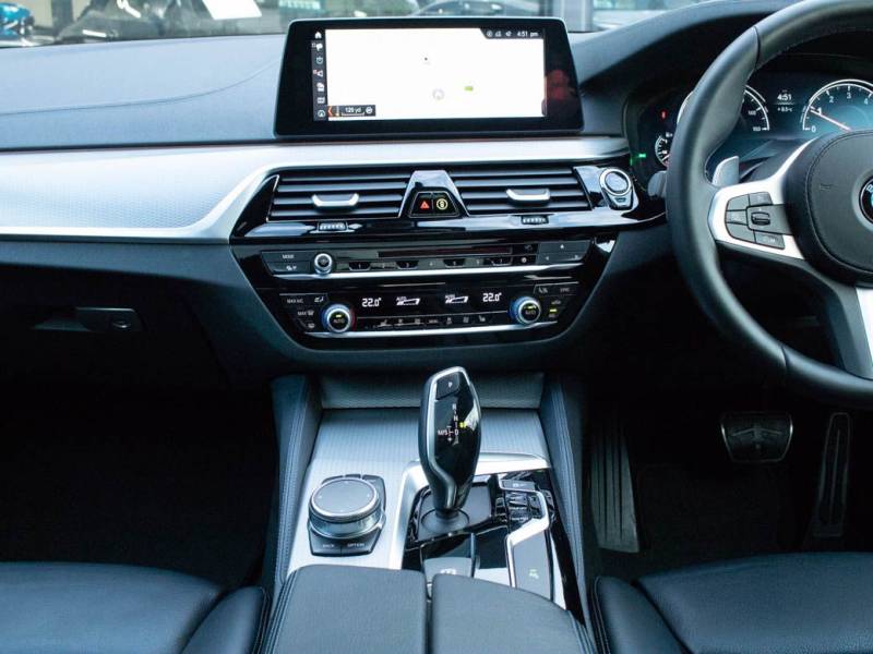 BMW 5 Series   Registered:2018(18)