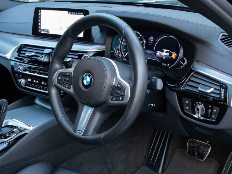 BMW 5 Series   Registered:2018(18)