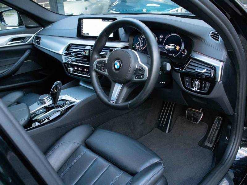BMW 5 Series   Registered:2018(18)