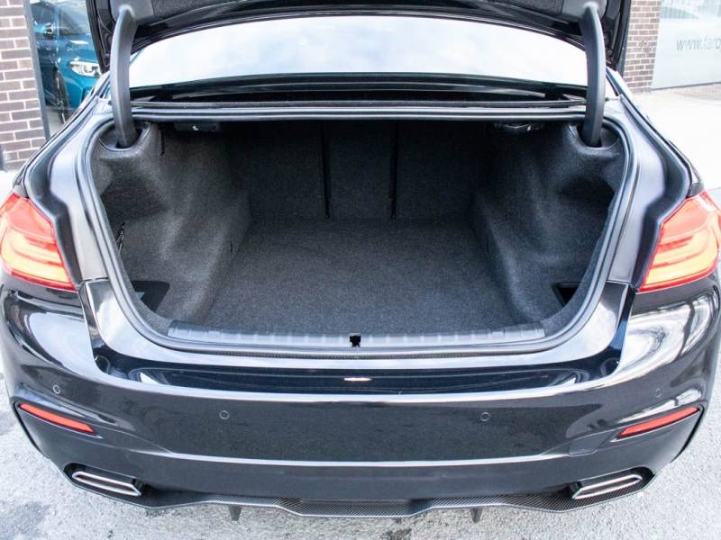 BMW 5 Series   Registered:2018(18)