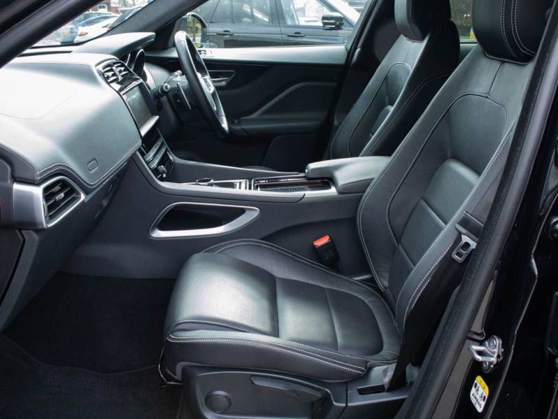 Jaguar F Pace   Registered:2019(19)