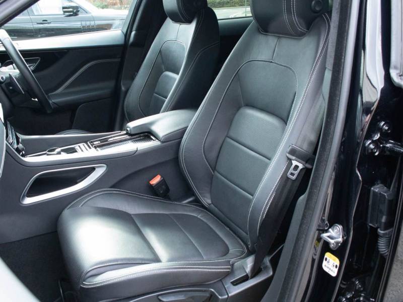 Jaguar F Pace   Registered:2019(19)