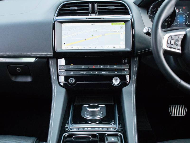 Jaguar F Pace   Registered:2019(19)