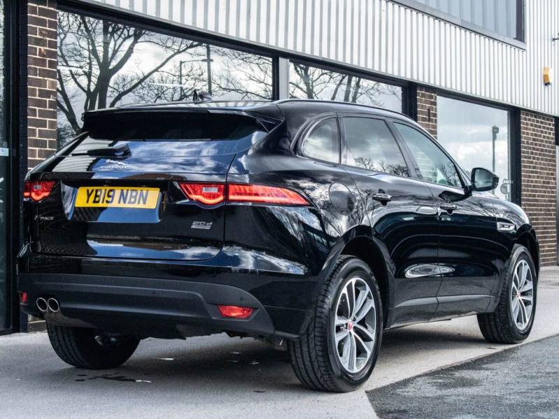 Jaguar F Pace   Registered:2019(19)