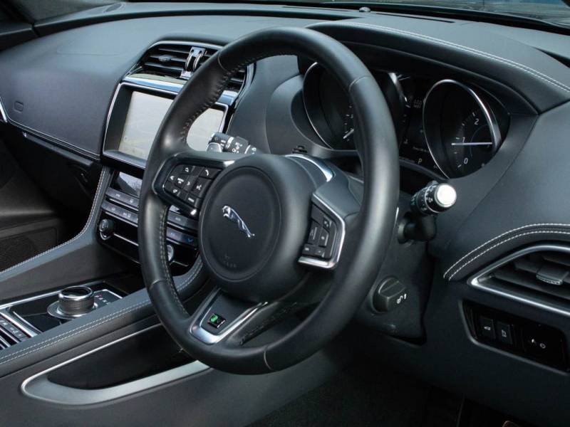 Jaguar F Pace   Registered:2019(19)