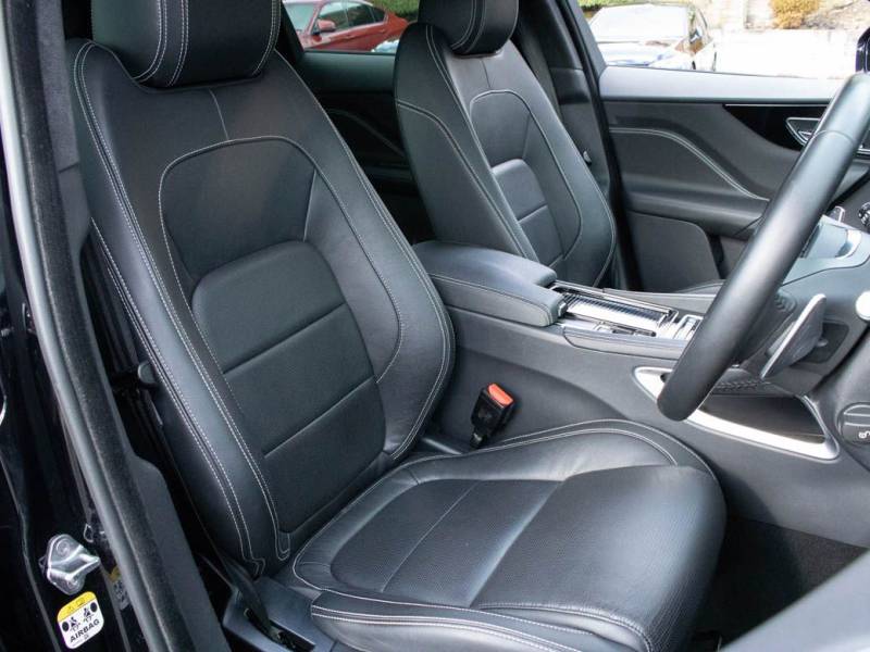 Jaguar F Pace   Registered:2019(19)