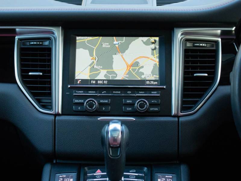 Porsche Macan   Registered:2016(65)