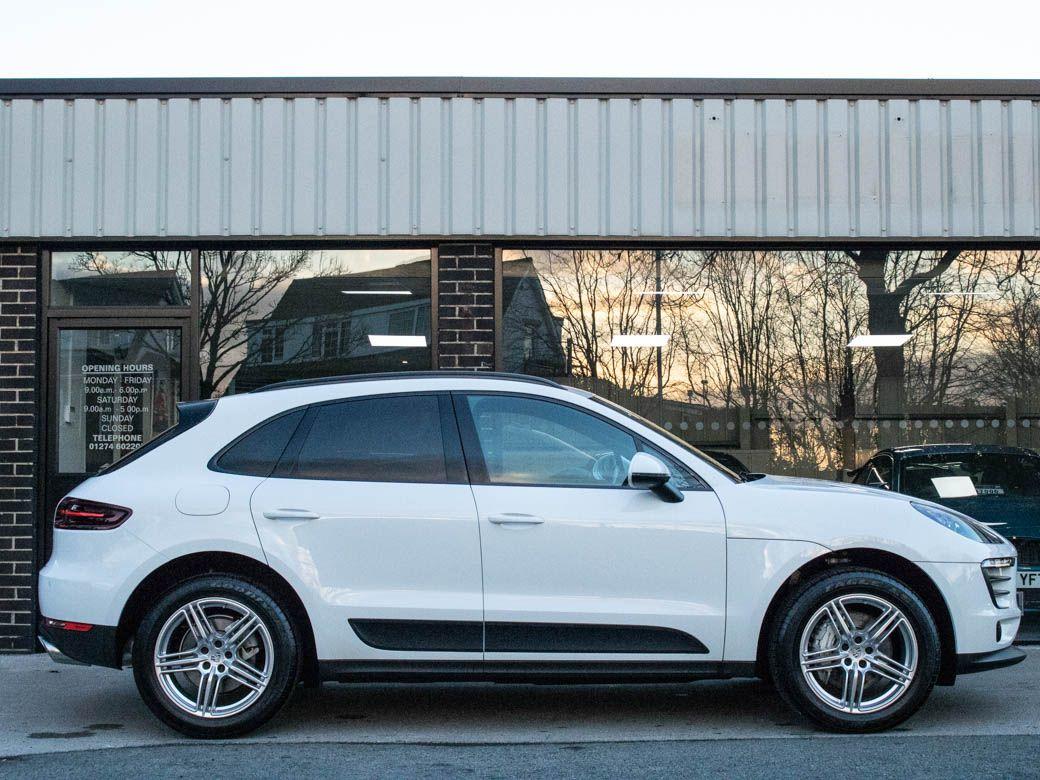 Porsche Macan 3.0TD V6 S AWD PDK Auto Estate Diesel White