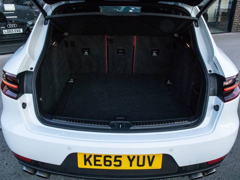 Porsche Macan   Registered:2016(65)