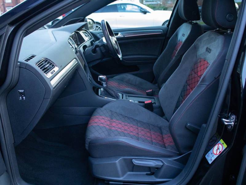 Volkswagen Golf   Registered:2019(69)