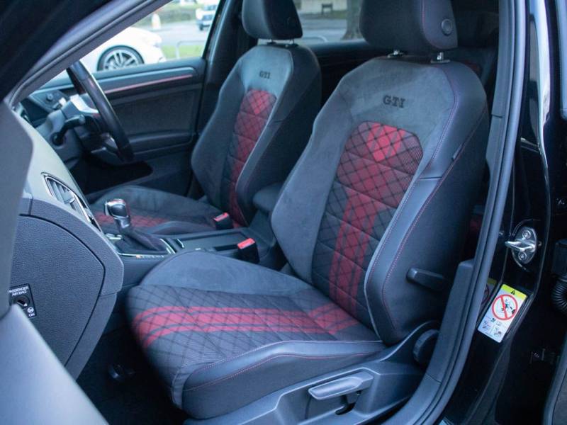 Volkswagen Golf   Registered:2019(69)