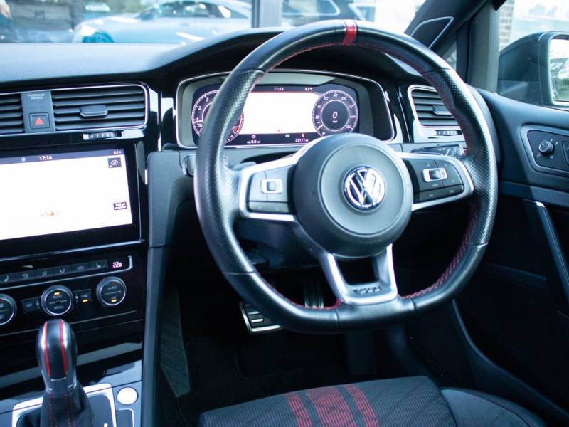 Volkswagen Golf   Registered:2019(69)