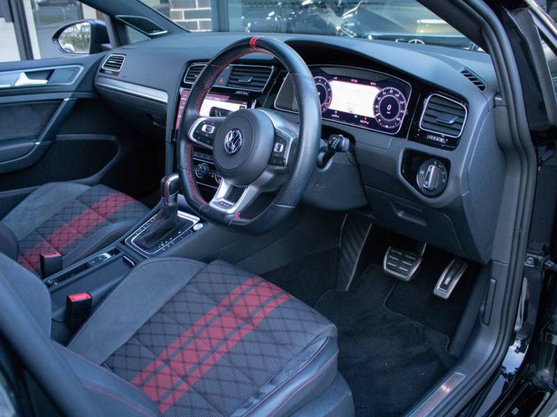 Volkswagen Golf   Registered:2019(69)