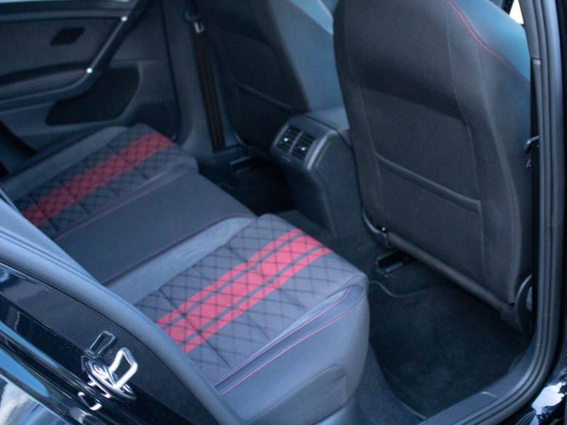 Volkswagen Golf   Registered:2019(69)