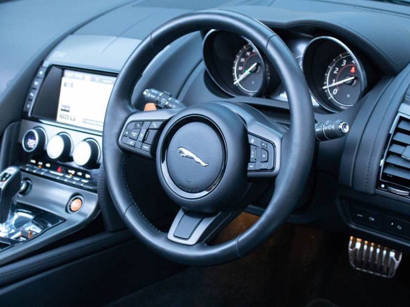 Jaguar F Type   Registered:2015(15)