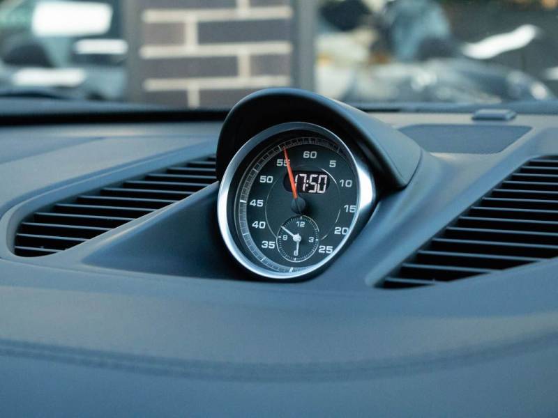 Porsche 911   Registered:2016(16)