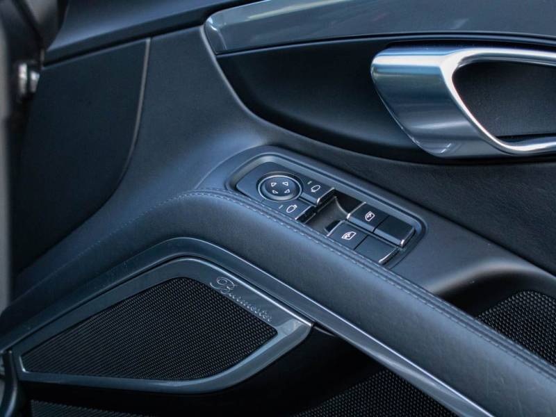 Porsche 911   Registered:2016(16)