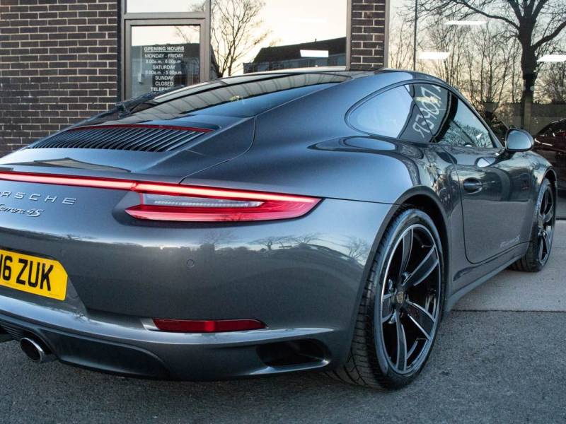 Porsche 911   Registered:2016(16)