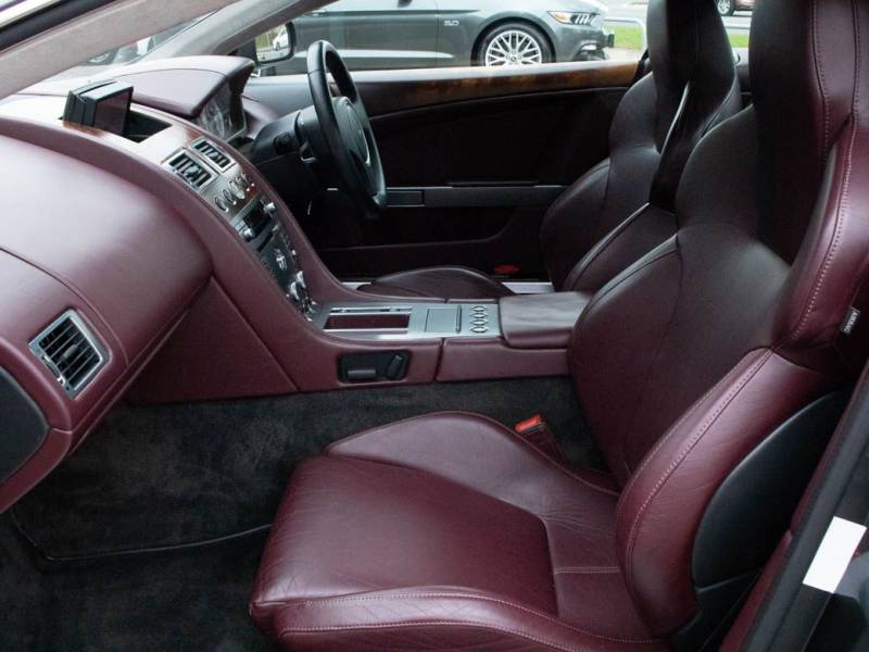 Aston Martin DB9   Registered:2004(54)