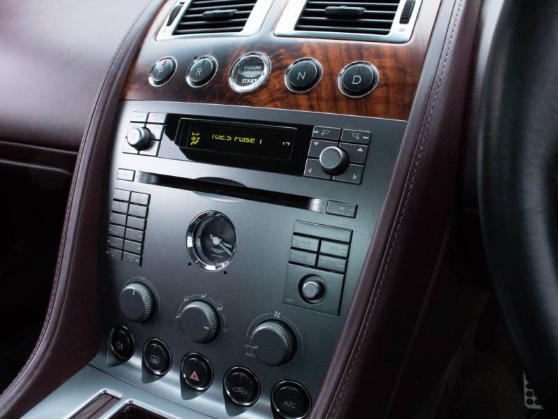 Aston Martin DB9   Registered:2004(54)