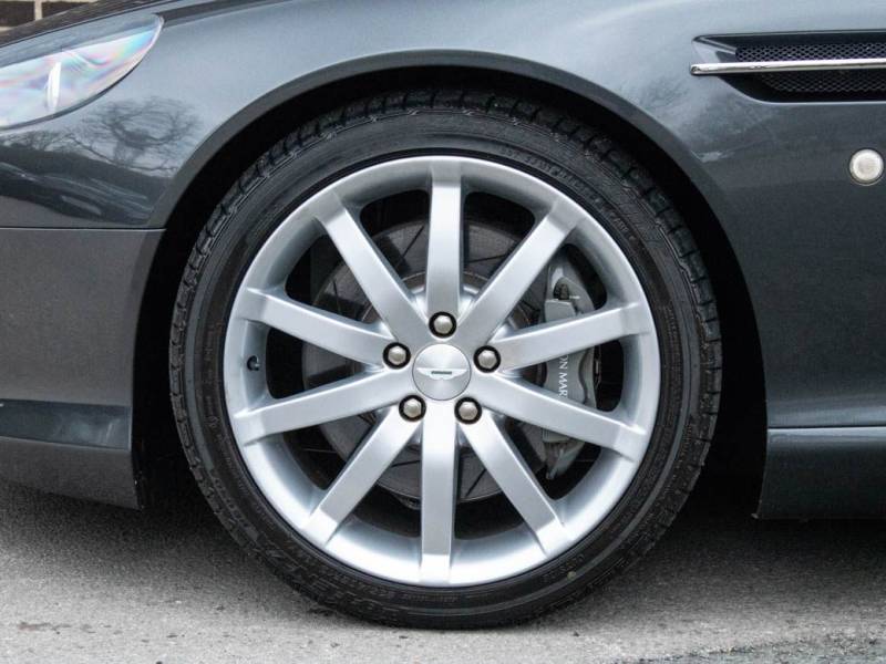 Aston Martin DB9   Registered:2004(54)