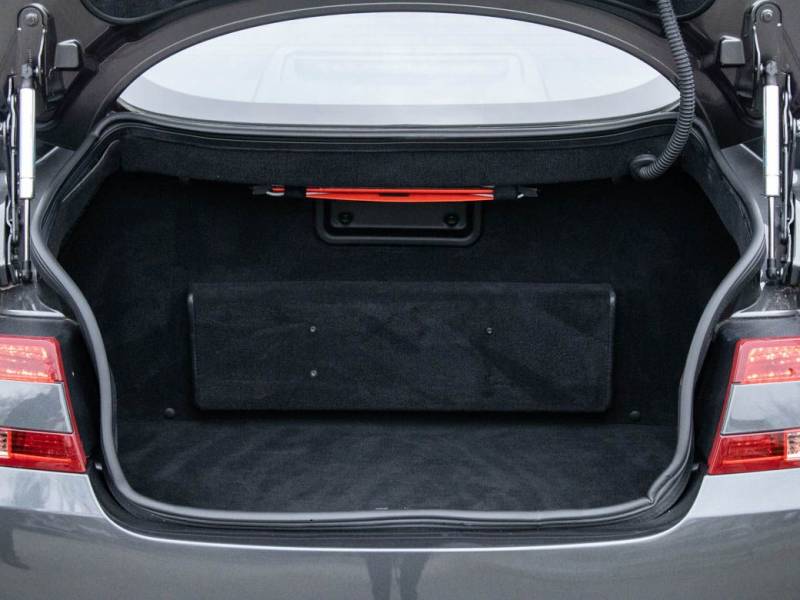 Aston Martin DB9   Registered:2004(54)