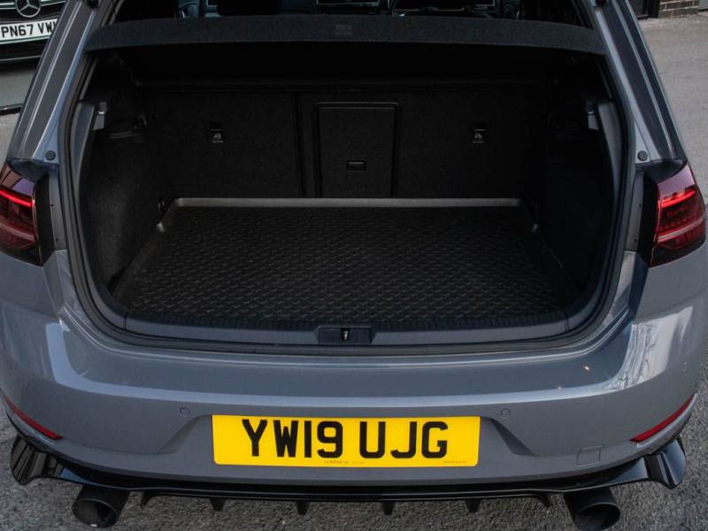 Volkswagen Golf   Registered:2019(19)