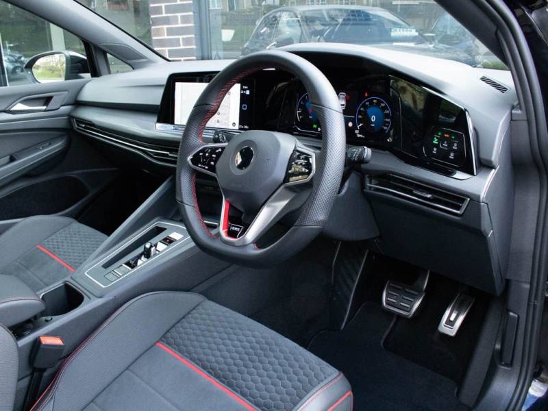 Volkswagen Golf   Registered:2021(21)