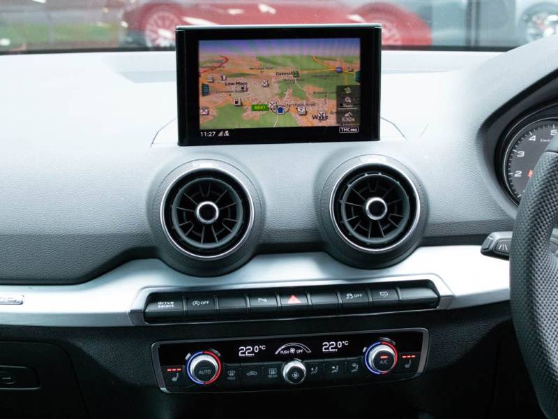 Audi SQ2   Registered:2019(19)