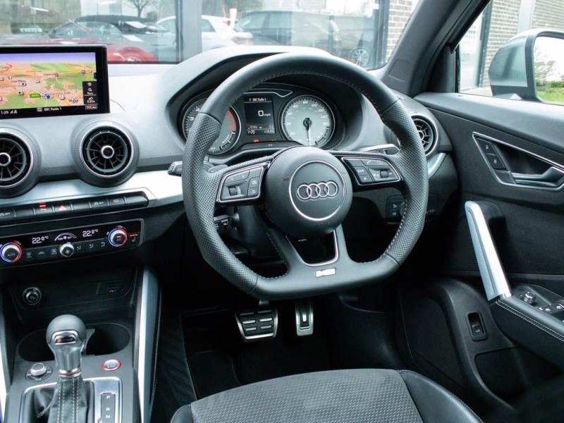 Audi SQ2   Registered:2019(19)