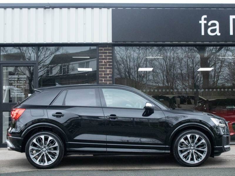 Audi SQ2   Registered:2019(19)