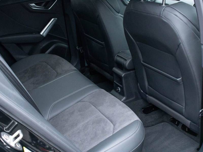 Audi SQ2   Registered:2019(19)