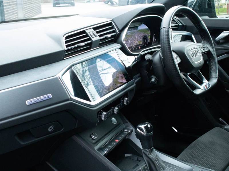 Audi Q3   Registered:2020(20)