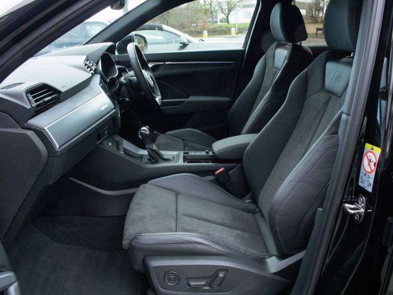 Audi Q3   Registered:2020(20)