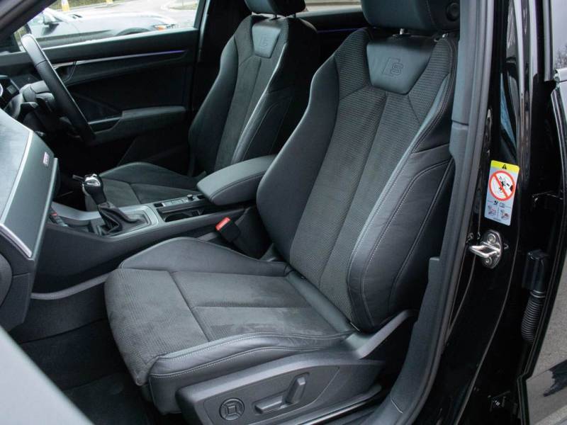 Audi Q3   Registered:2020(20)