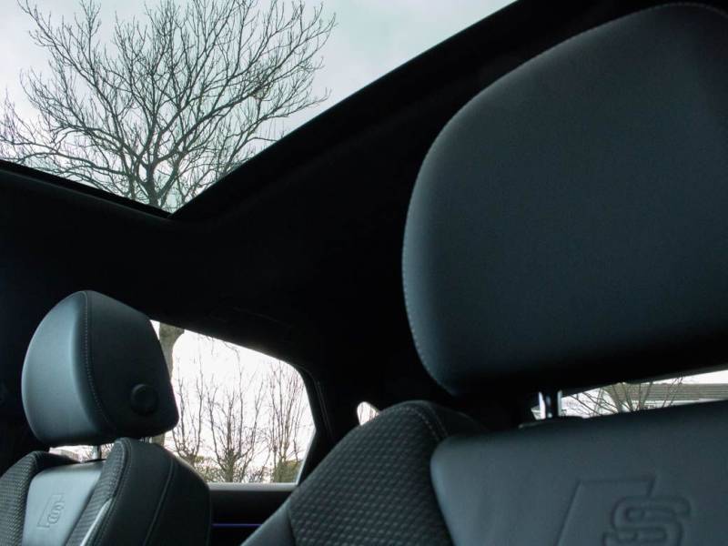 Audi Q3   Registered:2020(20)