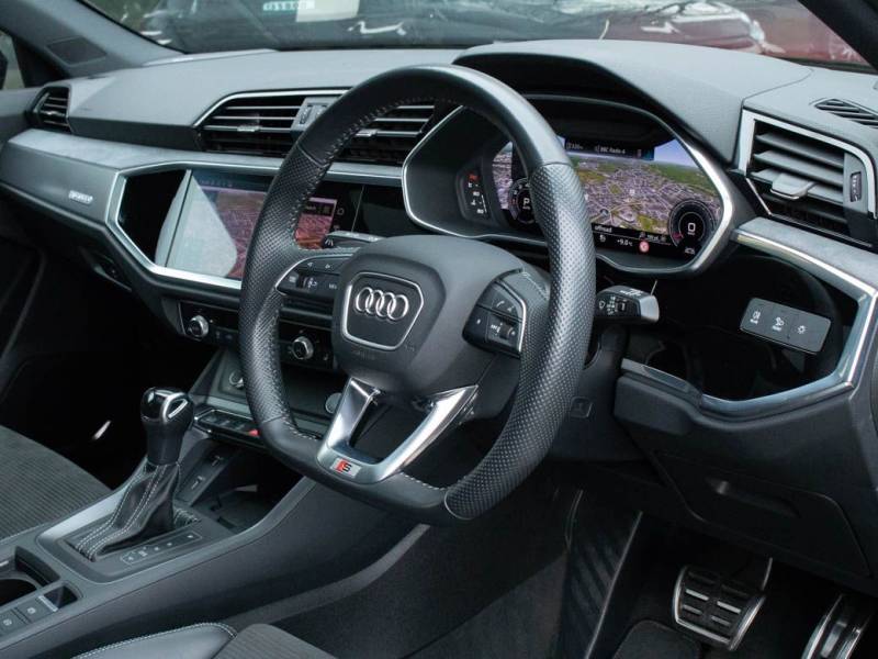 Audi Q3   Registered:2020(20)