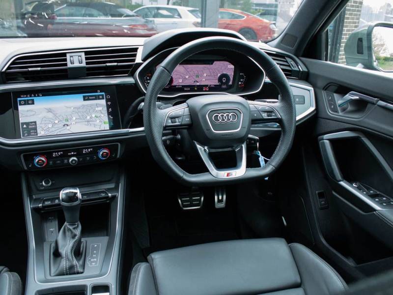 Audi Q3   Registered:2021(70)