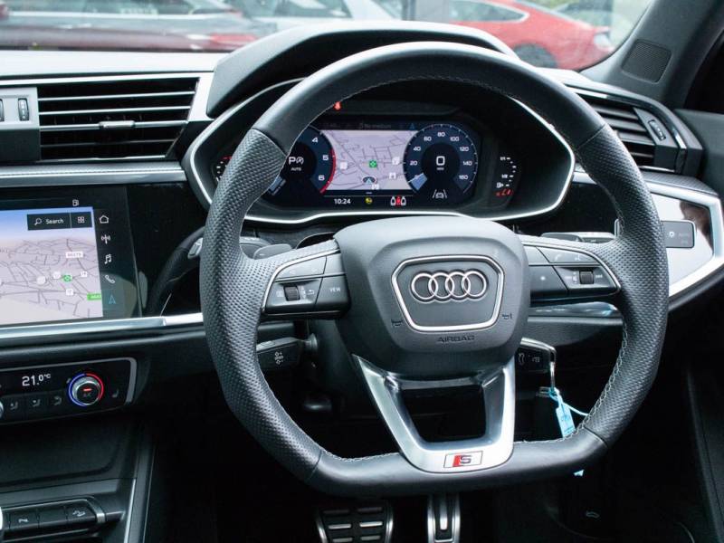 Audi Q3   Registered:2021(70)